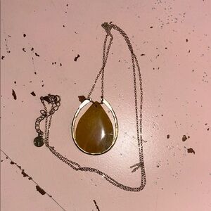 Elegant Gold Pendant Necklace